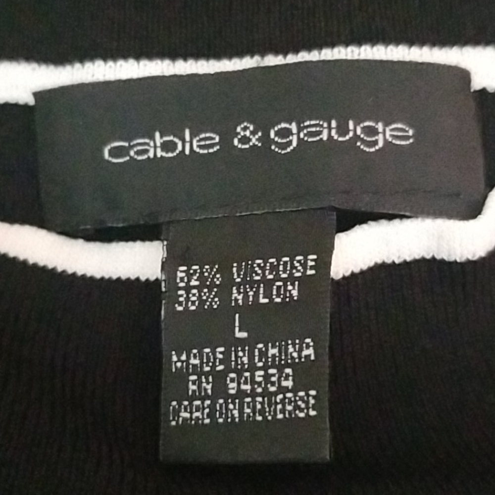 3/$20 Woman top - Picture 2 of 4
